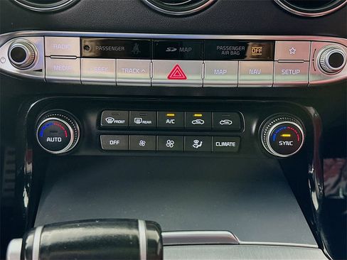 Used 2020 Kia Stinger GT1 image 19