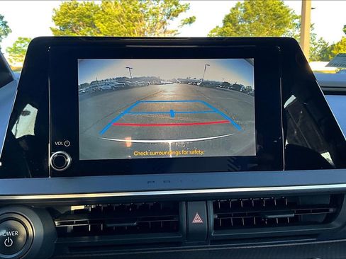 Used 2023 Toyota Prius XLE image 21