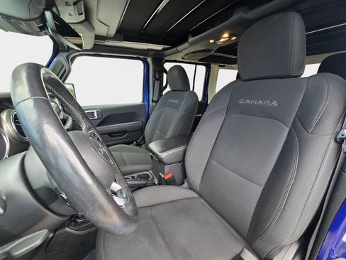 Used 2019 Jeep Wrangler Unlimited Sahara AWD/4WD image 18