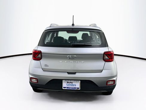 Used 2023 Hyundai Venue SEL FWD image 6