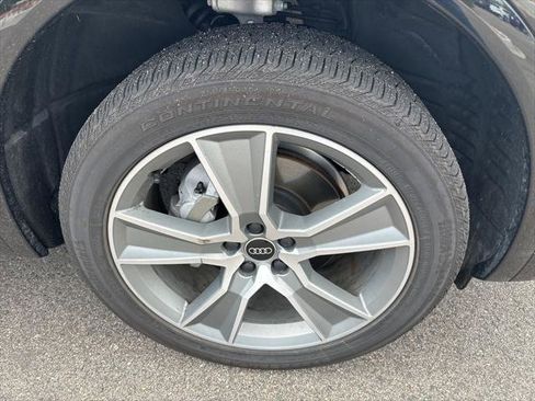 Certified 2025 Audi Q5 2.0T Premium w/ Convenience Plus Package image 12