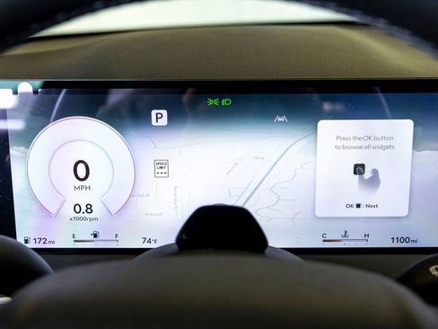 Used 2026 Genesis GV70 2.5T Advanced image 11