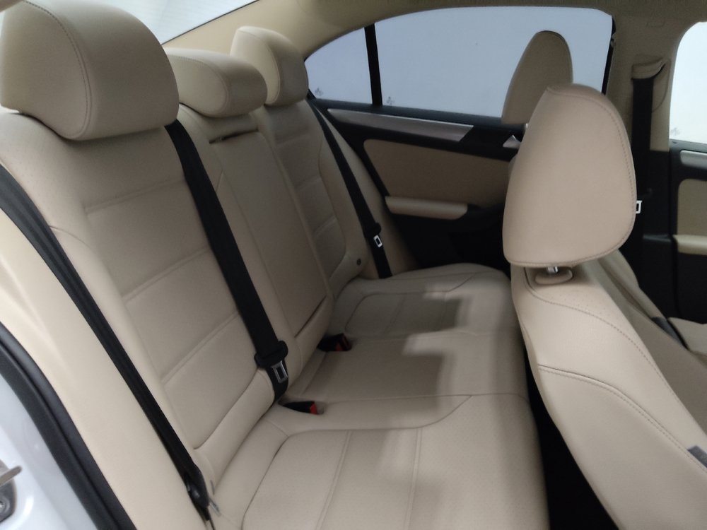 Used 2018 Volkswagen Jetta SE FWD image 19