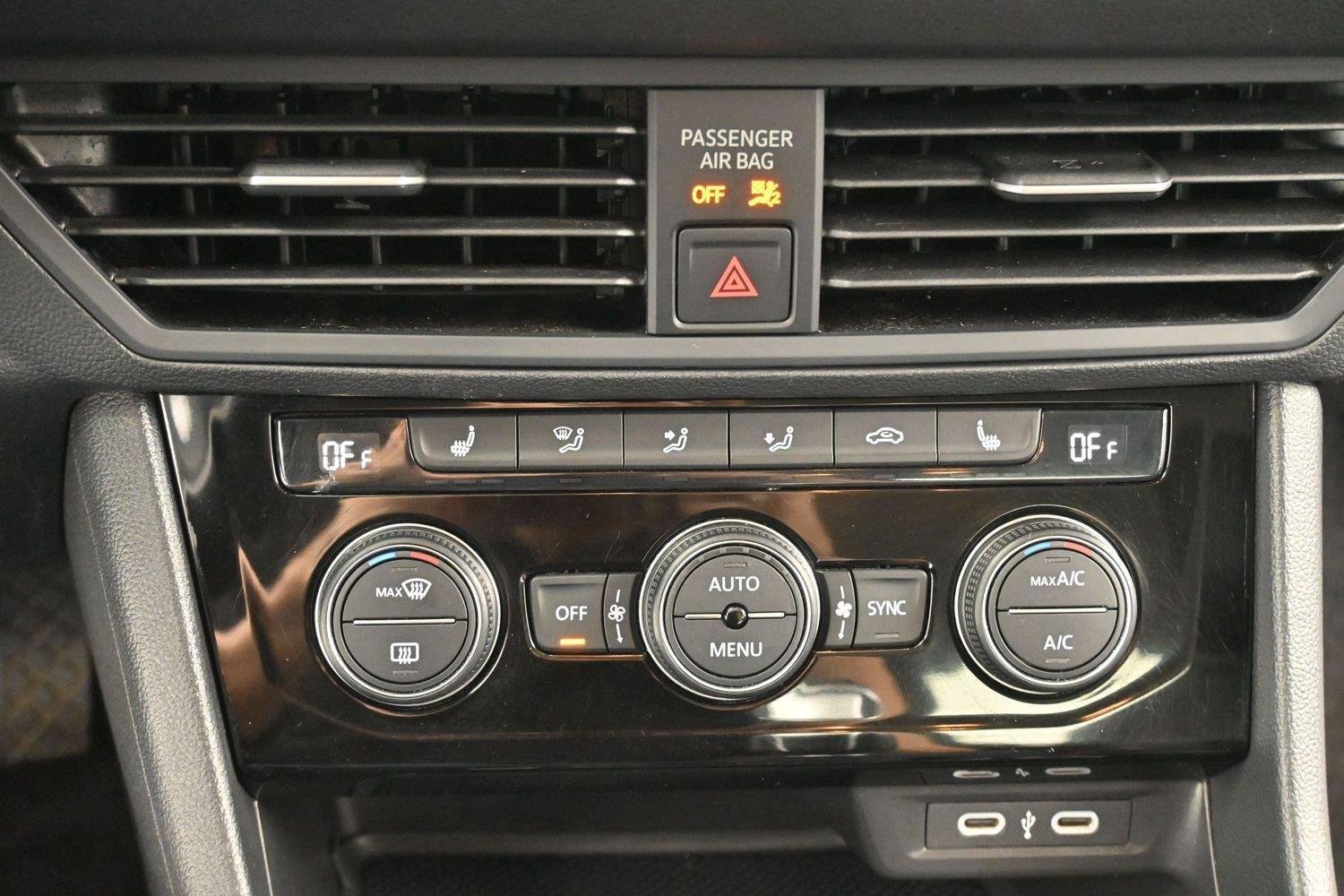 Used 2024 Volkswagen Jetta SE FWD image 23