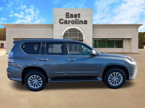 Used 2016 Lexus GX 460 image 2