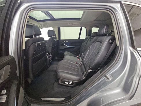 Used 2023 BMW X7 xDrive40i w/ Executive Package image 12
