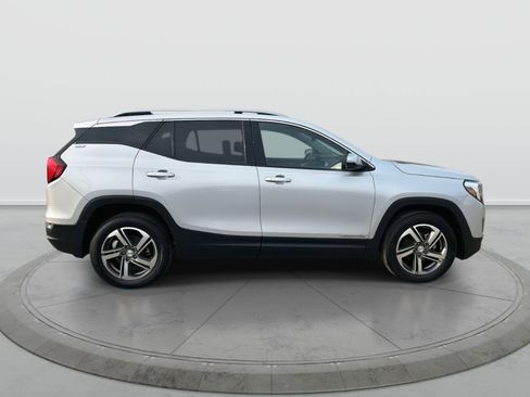 Used 2021 GMC Terrain SLT image 4