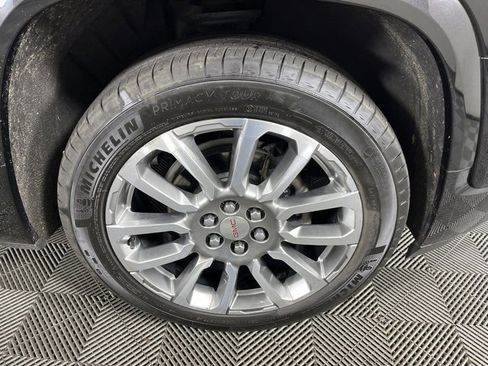 Used 2021 GMC Acadia Denali w/ Denali Ultimate Package image 9