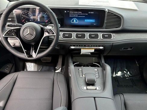 New 2026 Mercedes-Benz GLS 450 4MATIC image 21