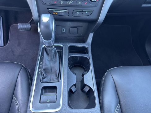 Used 2019 Ford Escape SEL image 15