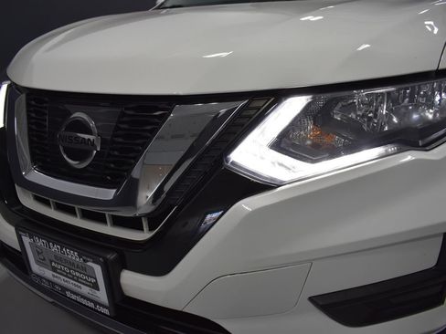 Used 2017 Nissan Rogue SV w/ Sun & Sound Touring Package AWD/4WD image 11