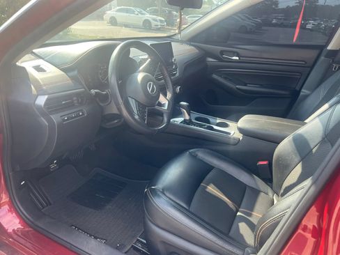 Used 2022 Nissan Altima 2.5 SR FWD image 5