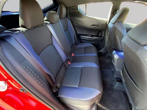 Used 2020 Toyota C-HR XLE FWD image 19