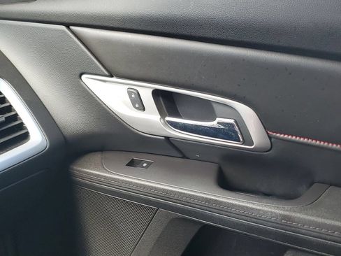 Used 2017 GMC Terrain SLE FWD image 19