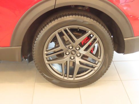 Used 2025 Ford Explorer ST AWD/4WD image 9