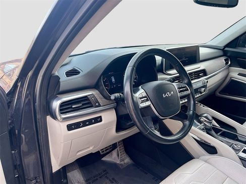 Used 2022 Kia Telluride SX w/ SX Prestige Package image 9