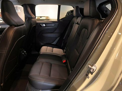Used 2024 Volvo XC40 B5 Core image 22