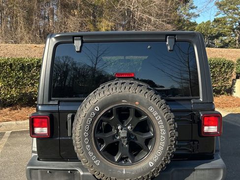 Used 2022 Jeep Wrangler Unlimited Sport image 25