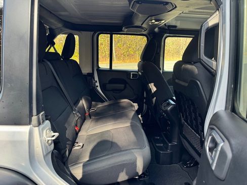 Used 2022 Jeep Wrangler Unlimited Rubicon 4xe w/ Dual Top Group image 18