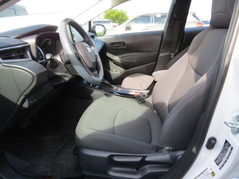 Used 2022 Toyota Corolla LE w/ LE Convenience Package image 17