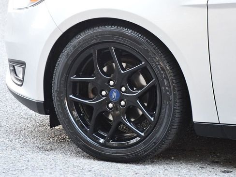 Used 2016 Ford Focus SE w/ Equipment Group 201A image 6