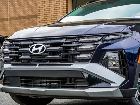 Certified 2025 Hyundai Tucson SEL AWD/4WD image 2