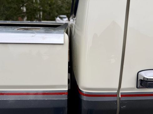 Used 1990 Ford F250 XL 2dr 4WD Standard Cab LB HD image 41