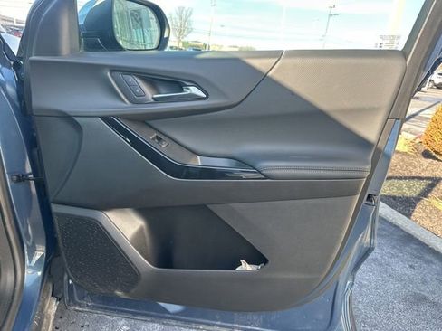 Used 2025 Chevrolet Equinox LT FWD image 16
