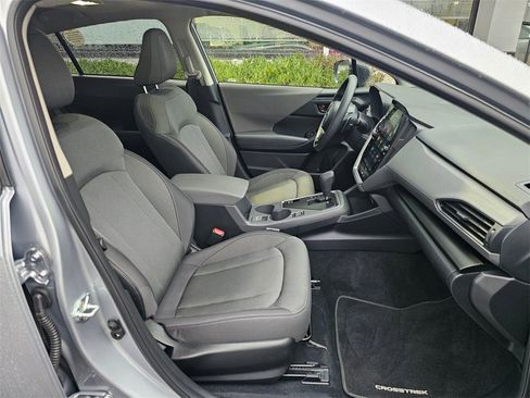 Used 2024 Subaru Crosstrek 2.0i Premium image 11
