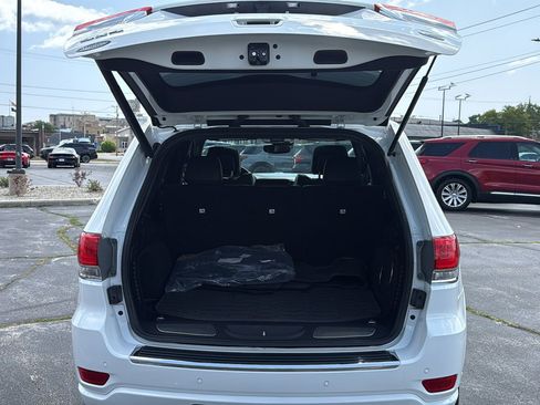 Used 2019 Jeep Grand Cherokee Overland AWD/4WD image 27