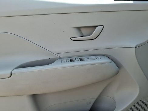 Used 2025 Hyundai Kona SEL AWD/4WD image 15