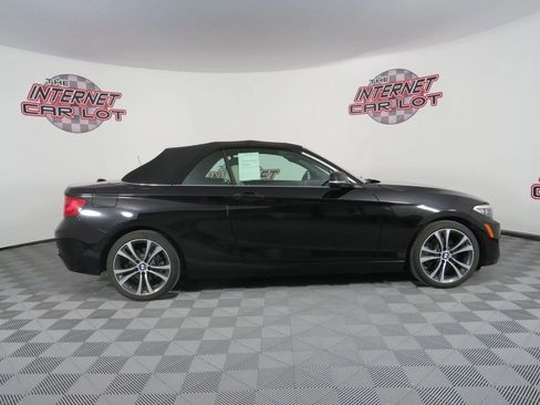 Used 2017 BMW 230i Convertible RWD image 4
