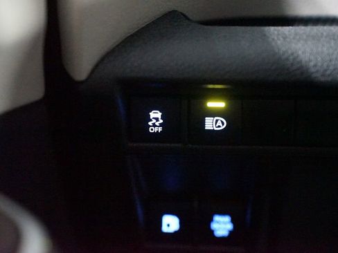 Certified 2023 Toyota Sienna Limited image 24