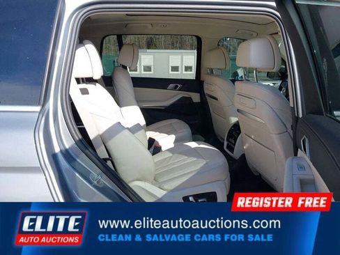 Used 2025 BMW X7 xDrive40i image 16