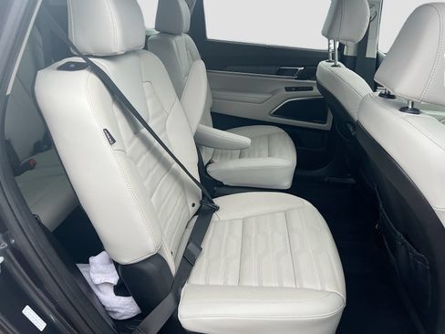 Used 2024 Kia Telluride SX Prestige AWD/4WD image 28