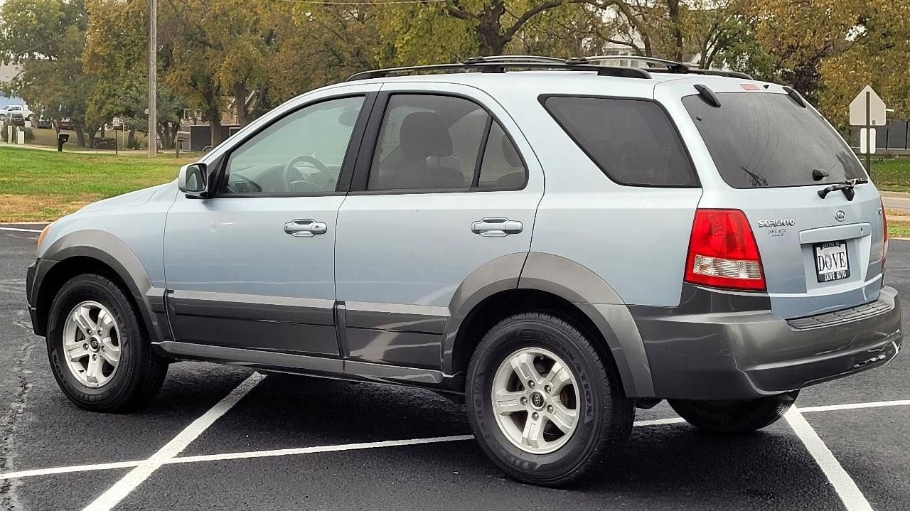 Used 2004 Kia Sorento 4WD image 5