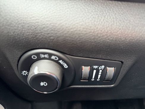 New 2026 Jeep Compass Limited image 18