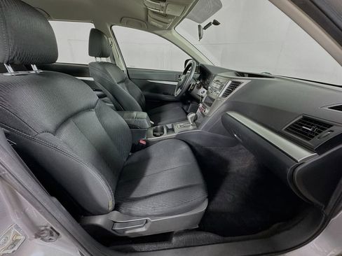 Used 2010 Subaru Outback 2.5i image 31