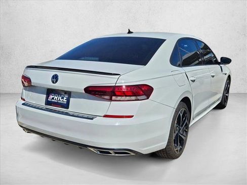 Used 2021 Volkswagen Passat 2.0T R-Line image 8