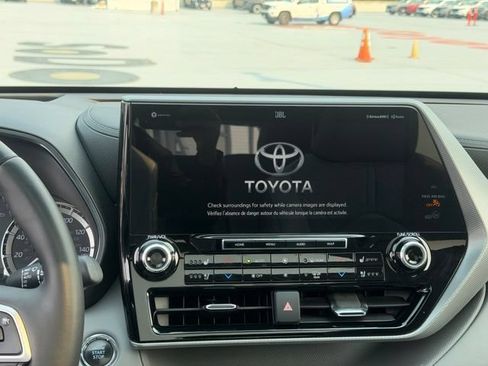 Used 2022 Toyota Highlander Platinum AWD/4WD image 15