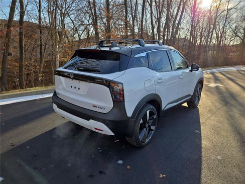 New 2026 Nissan Kicks SR w/ SR Premium Package AWD/4WD image 3