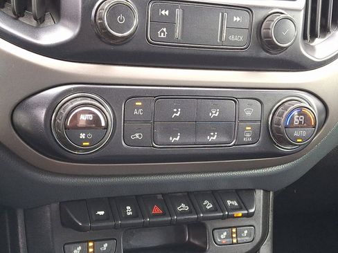 Used 2020 Chevrolet Colorado Z71 image 16