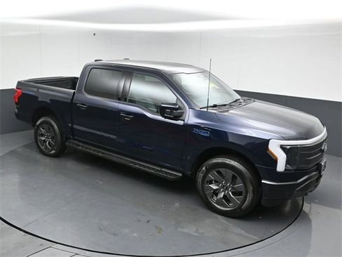 Used 2024 Ford F150 Lightning Lariat image 46