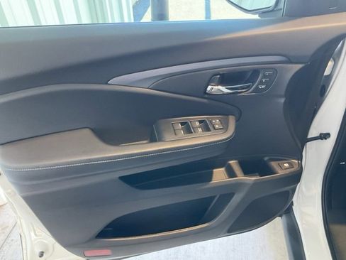 Certified 2023 Honda Ridgeline RTL image 5