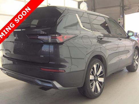 Used 2025 Mitsubishi Outlander SE image 5