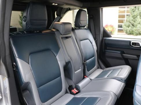 Used 2024 Ford Bronco Outer Banks AWD/4WD image 15