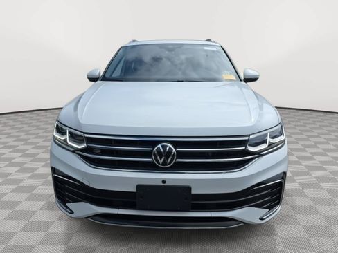 Used 2023 Volkswagen Tiguan SEL R-Line AWD/4WD image 2