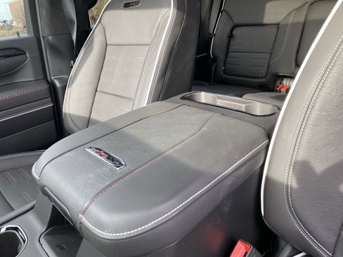 Used 2025 GMC Sierra 2500 AT4X image 44