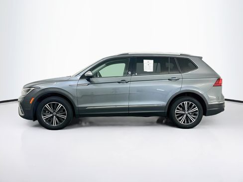 Used 2024 Volkswagen Tiguan Wolfsburg Edition AWD/4WD image 4