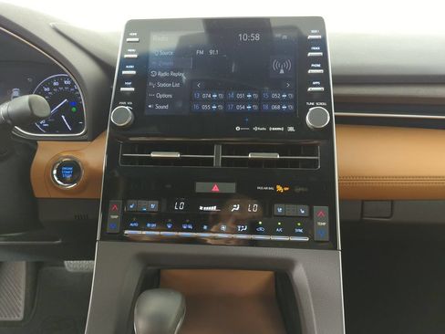 Used 2019 Toyota Avalon Limited FWD image 13